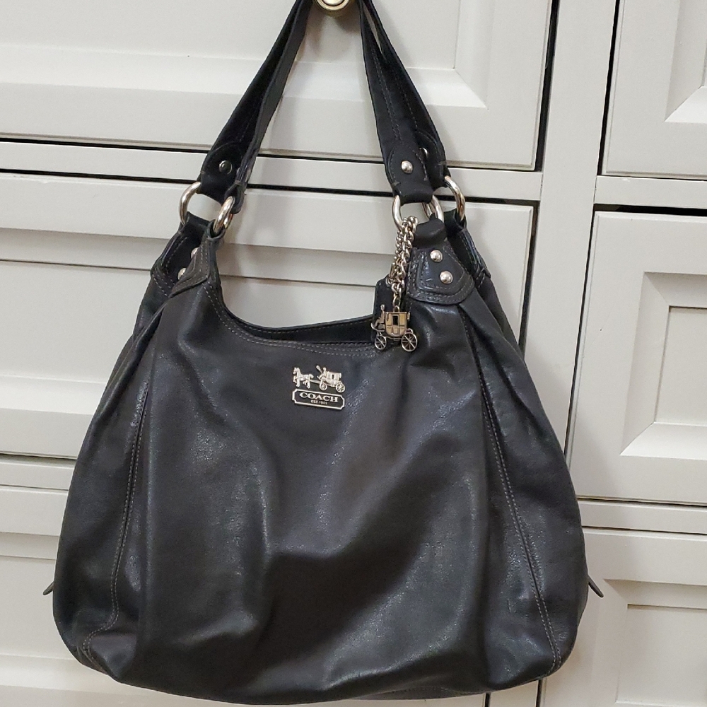 Coach Madison Maggie Hobo Bag - Excellent Condition with Keychains (Style 14313)